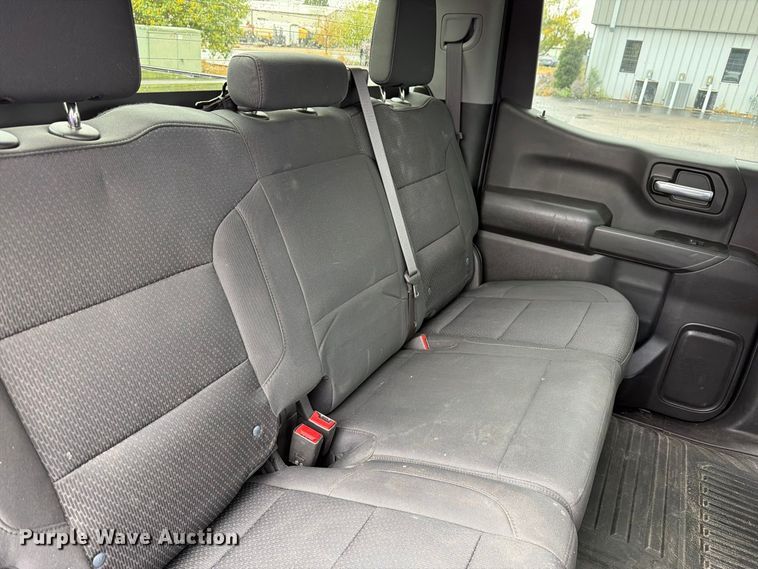 image for item FM7723 2023 GMC Sierra 1500 Crew Cab pickup truck