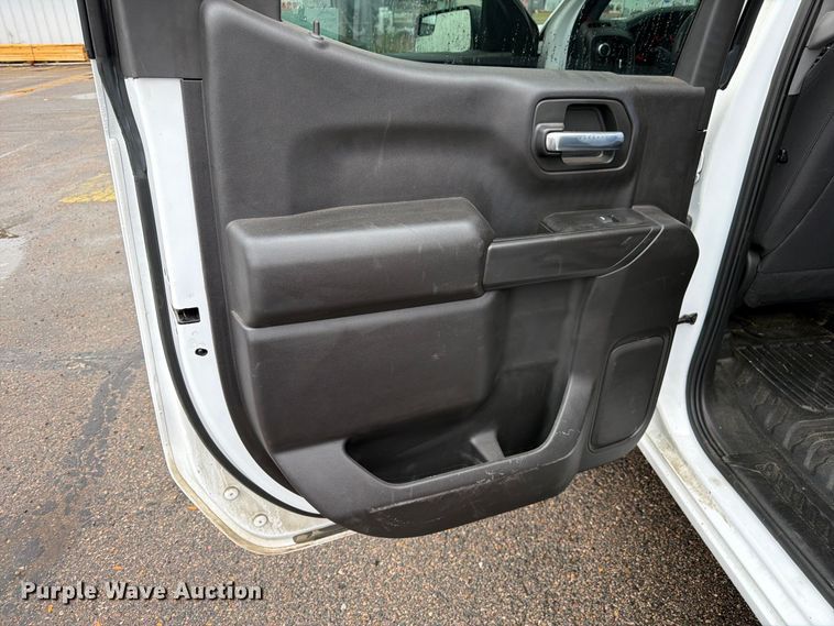 image for item FM7723 2023 GMC Sierra 1500 Crew Cab pickup truck