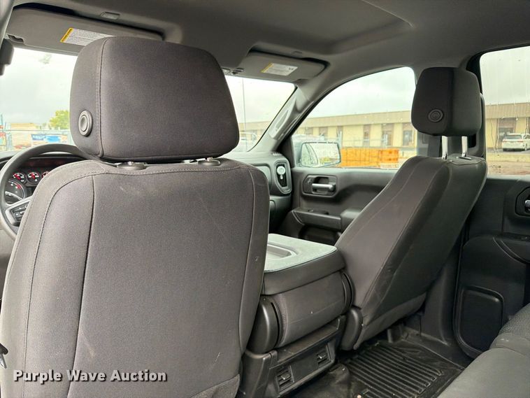 image for item FM7723 2023 GMC Sierra 1500 Crew Cab pickup truck