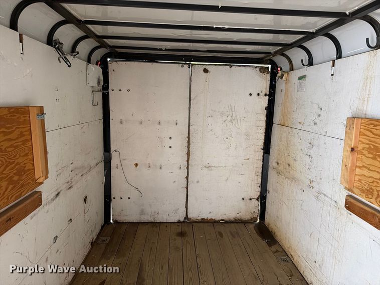 image for item FM7724 1998 Cascade Custom Manufacturing Inc. enclosed cargo trailer