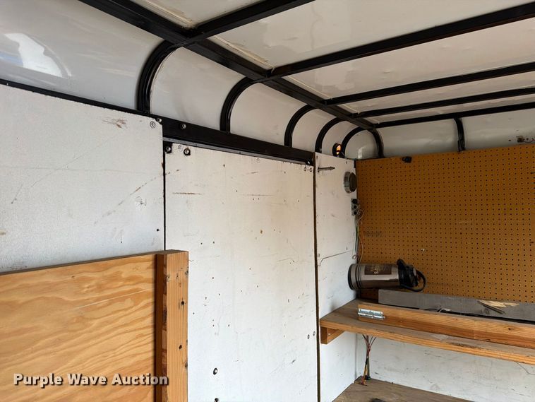 image for item FM7724 1998 Cascade Custom Manufacturing Inc. enclosed cargo trailer