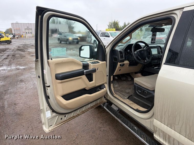 image for item FM7725 2017 Ford F150 Crew Cab pickup truck