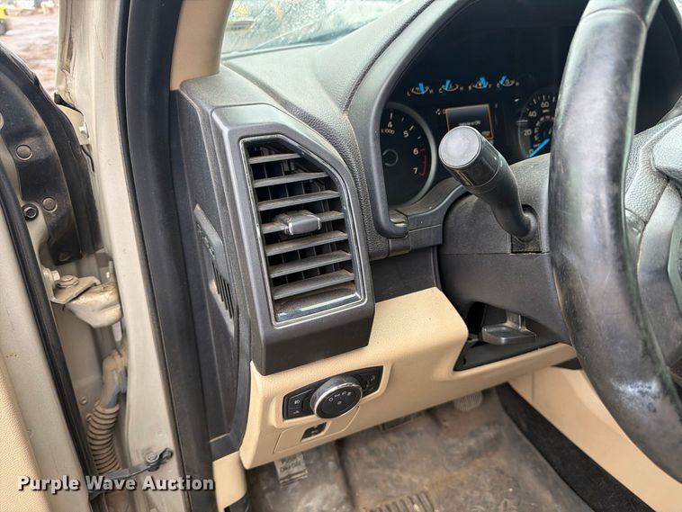 image for item FM7725 2017 Ford F150 Crew Cab pickup truck