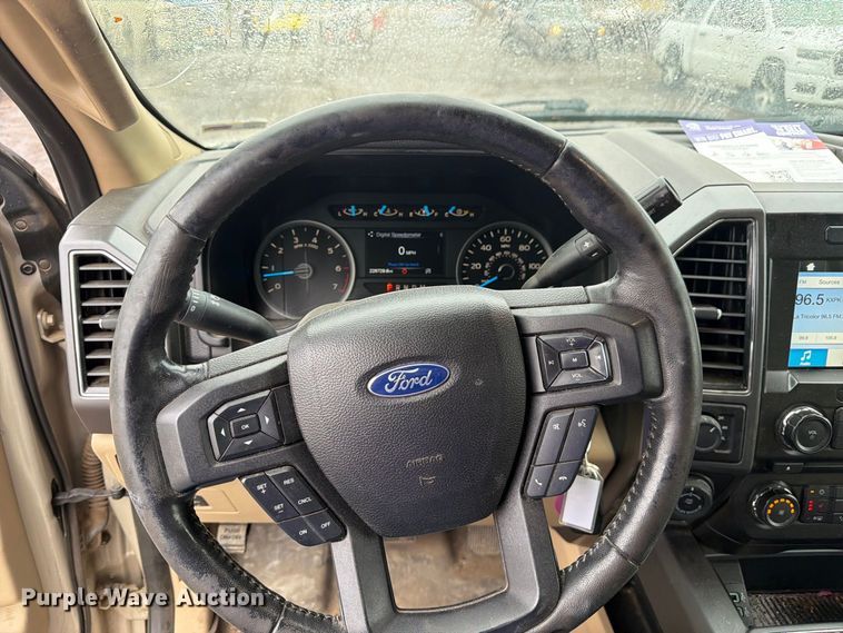 image for item FM7725 2017 Ford F150 Crew Cab pickup truck