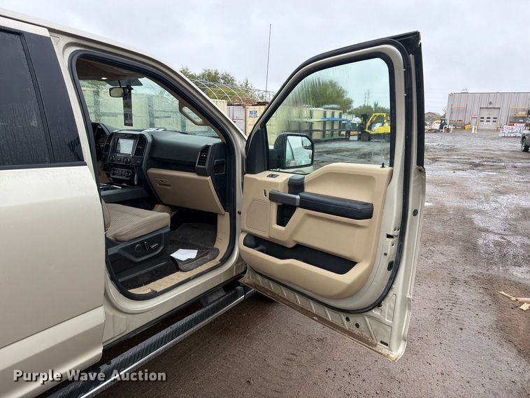 image for item FM7725 2017 Ford F150 Crew Cab pickup truck
