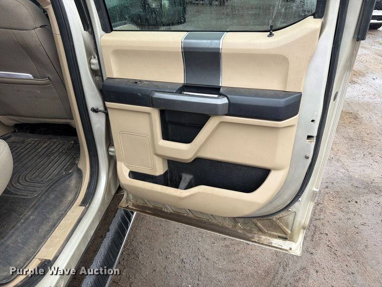 image for item FM7725 2017 Ford F150 Crew Cab pickup truck