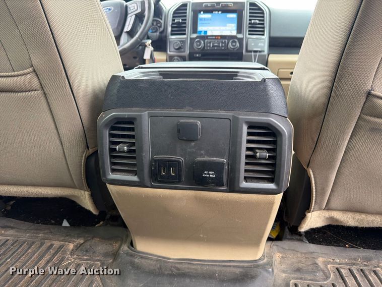 image for item FM7725 2017 Ford F150 Crew Cab pickup truck
