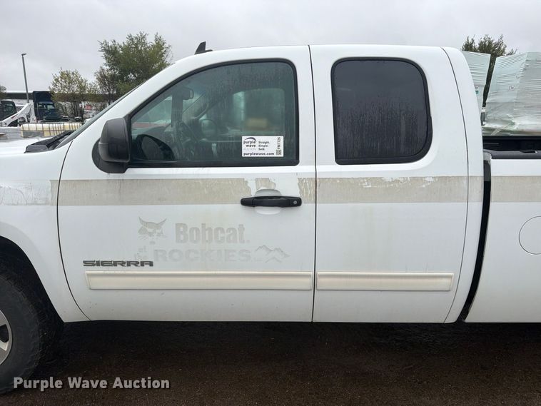 image for item FM7726 2012 GMC Sierra 1500 Ext. Cab pickup truck