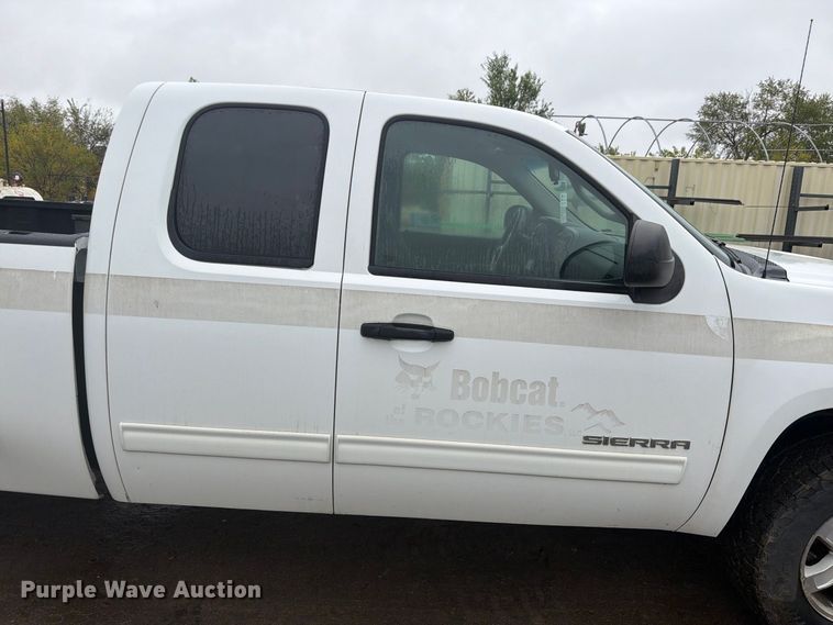 image for item FM7726 2012 GMC Sierra 1500 Ext. Cab pickup truck