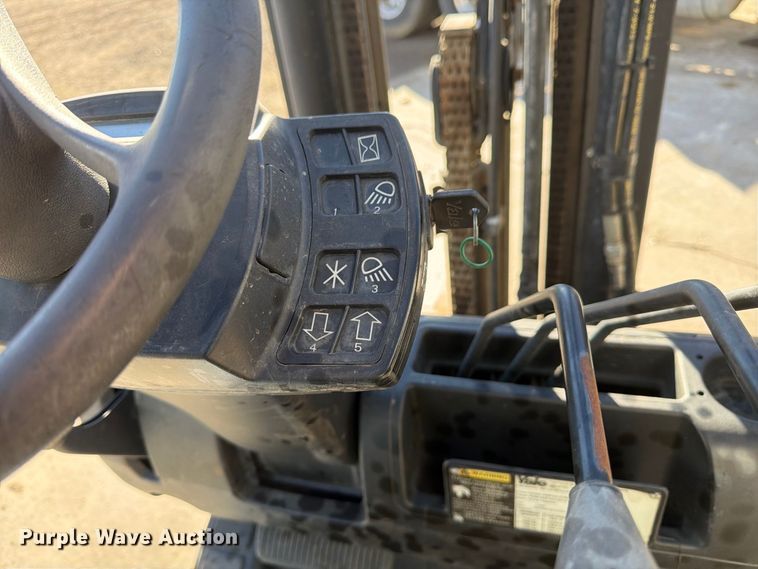 image for item FM7728 2008 Yale GLC035VXNURE088 forklift