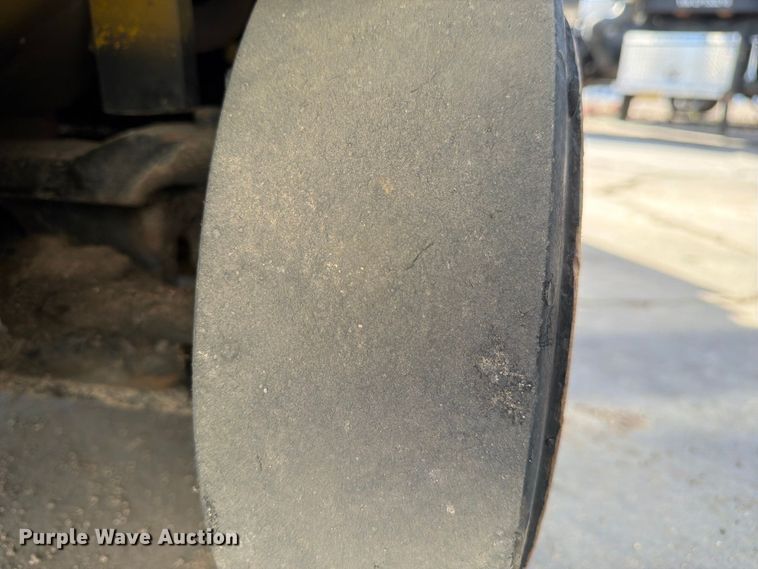 image for item FM7728 2008 Yale GLC035VXNURE088 forklift