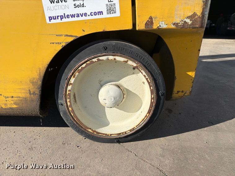 image for item FM7728 2008 Yale GLC035VXNURE088 forklift