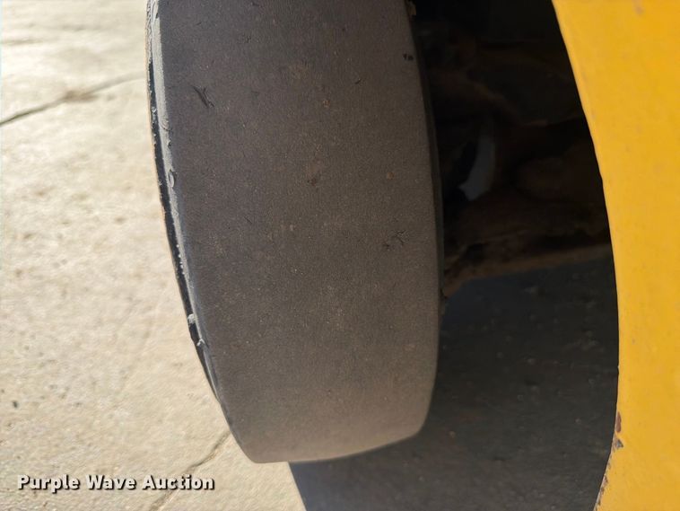 image for item FM7728 2008 Yale GLC035VXNURE088 forklift