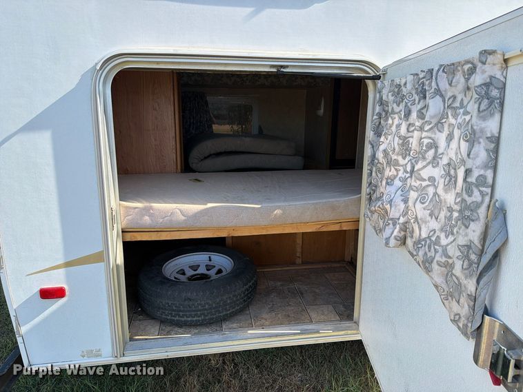 image for item FM8019 2006 Jayco Jay Feather camper