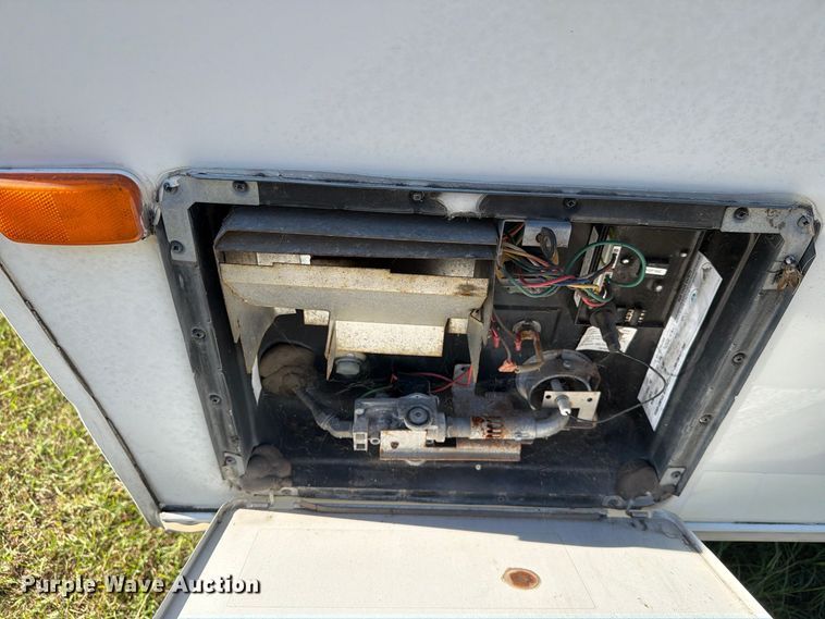 image for item FM8019 2006 Jayco Jay Feather camper
