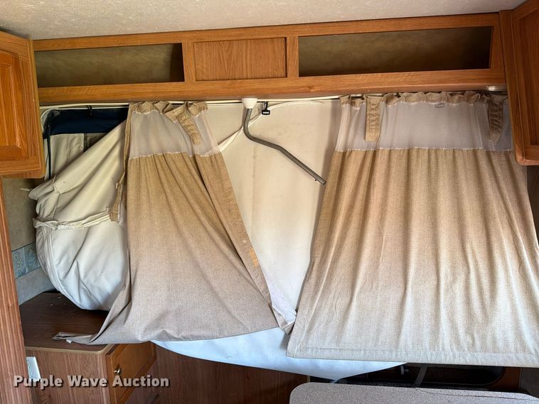 image for item FM8019 2006 Jayco Jay Feather camper