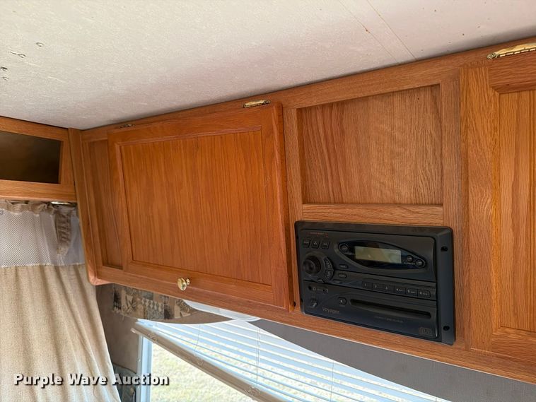 image for item FM8019 2006 Jayco Jay Feather camper