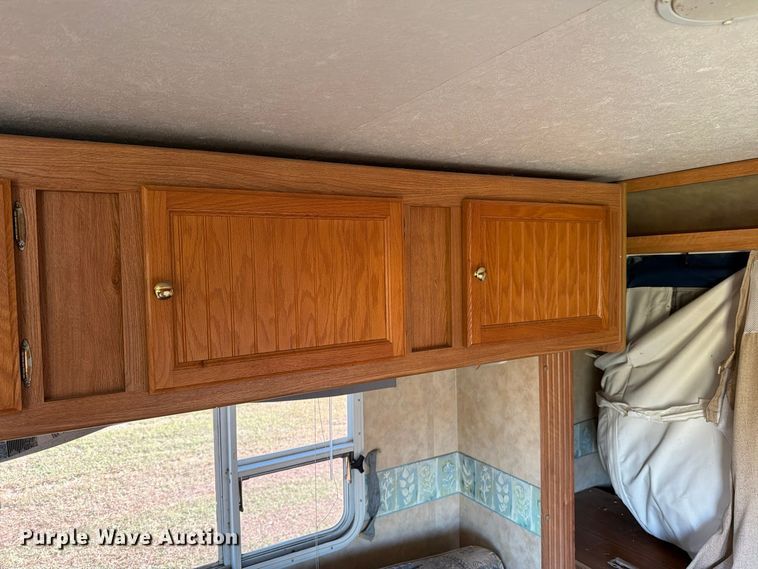 image for item FM8019 2006 Jayco Jay Feather camper