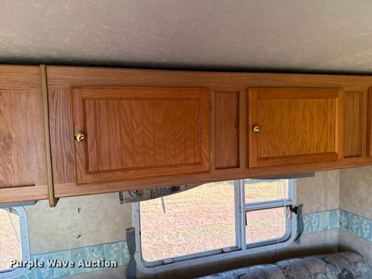 image for item FM8019 2006 Jayco Jay Feather camper