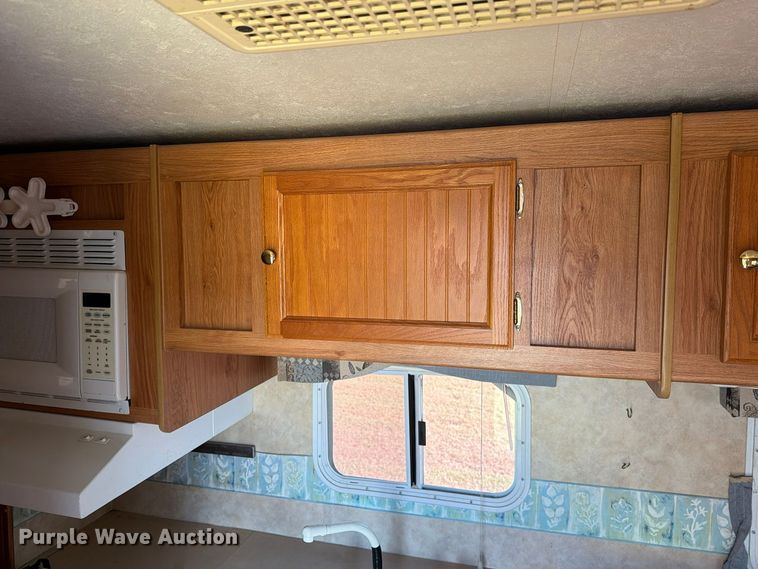 image for item FM8019 2006 Jayco Jay Feather camper