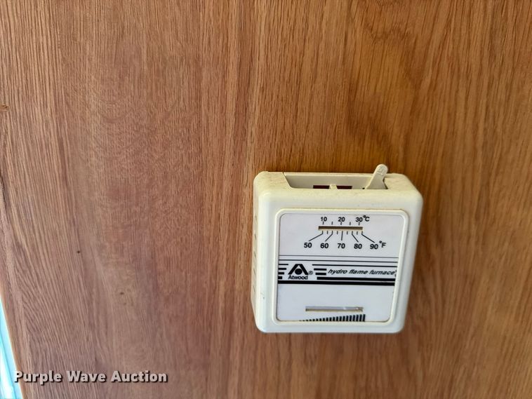 image for item FM8019 2006 Jayco Jay Feather camper