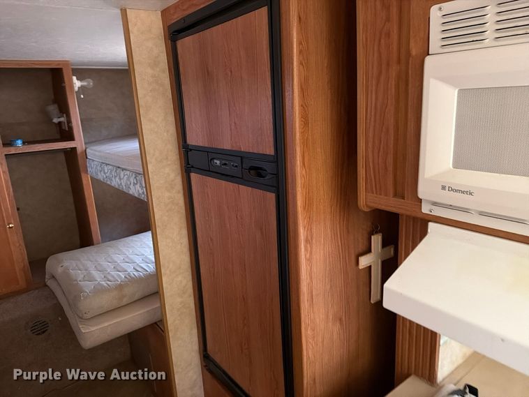 image for item FM8019 2006 Jayco Jay Feather camper