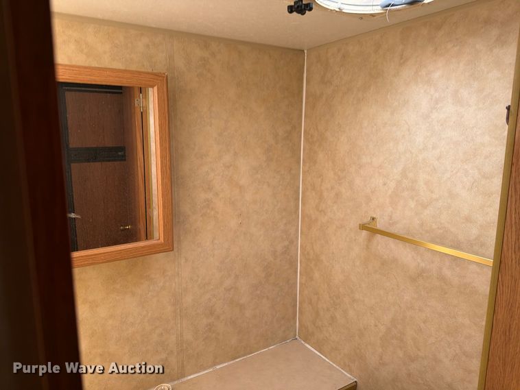 image for item FM8019 2006 Jayco Jay Feather camper