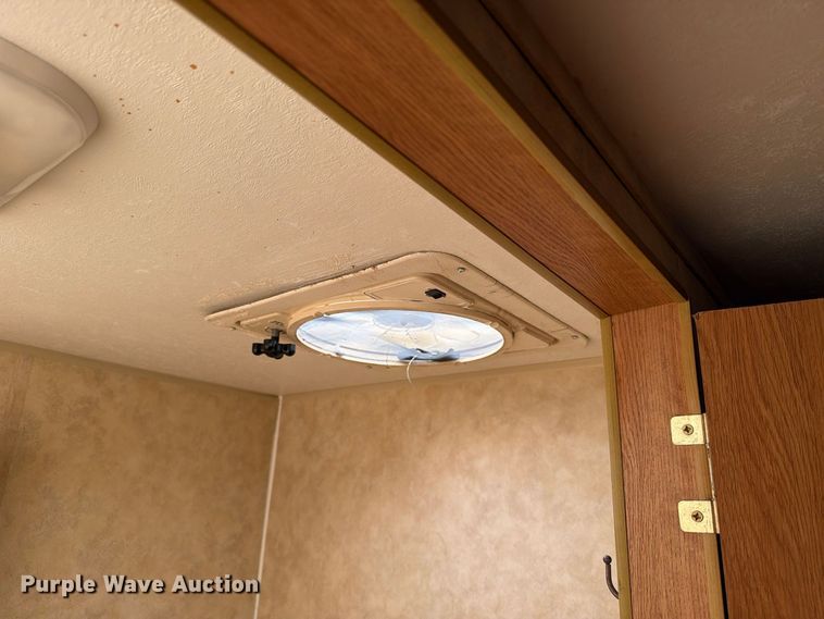 image for item FM8019 2006 Jayco Jay Feather camper