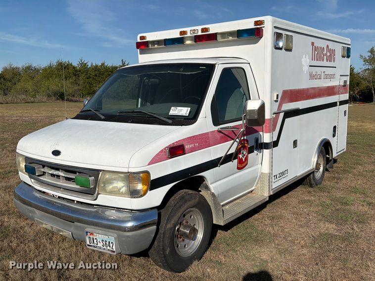 image for item FM8021 2000 Ford E350 ambulance