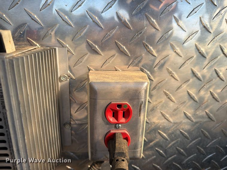 image for item FM8021 2000 Ford E350 ambulance