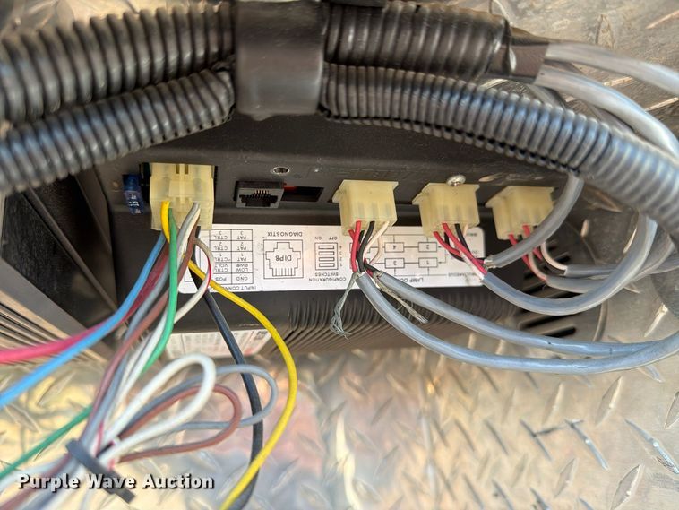 image for item FM8021 2000 Ford E350 ambulance