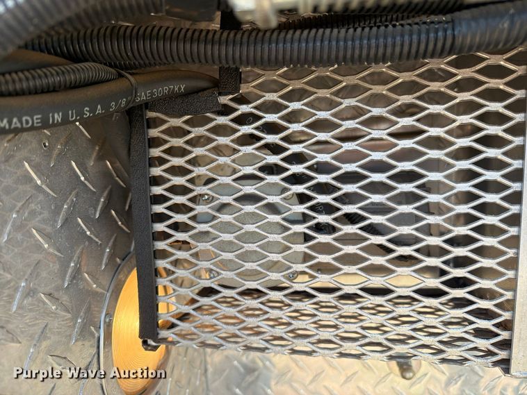image for item FM8021 2000 Ford E350 ambulance