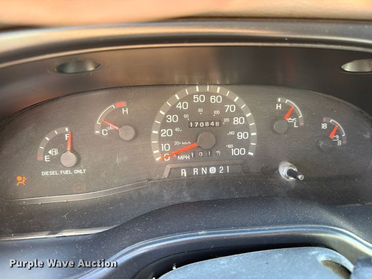 image for item FM8021 2000 Ford E350 ambulance
