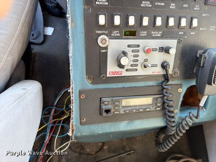 image for item FM8021 2000 Ford E350 ambulance