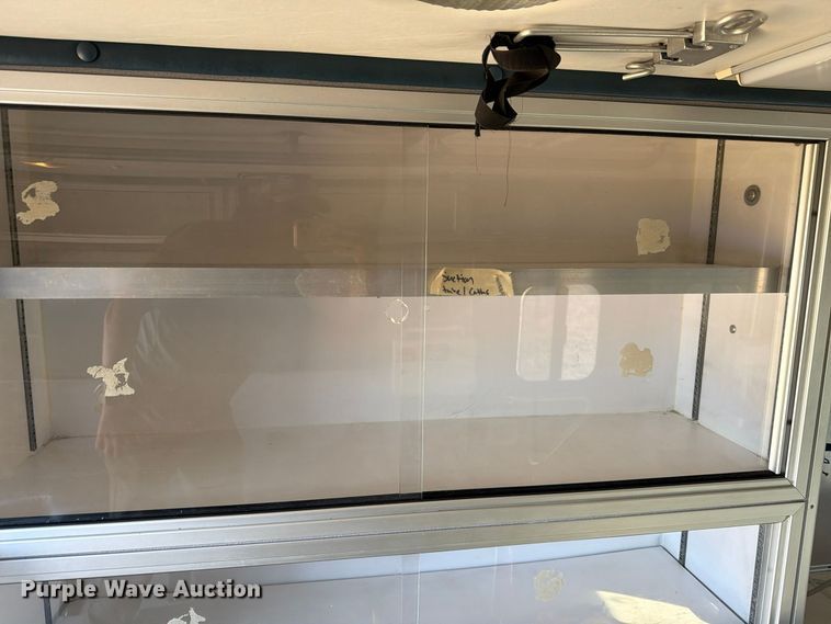 image for item FM8021 2000 Ford E350 ambulance