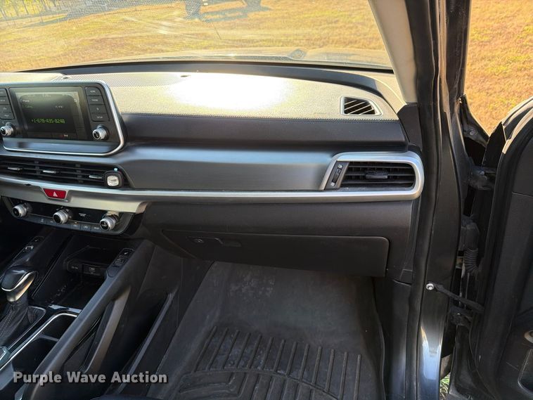 image for item FM8022 2021 KIA Telluride SUV