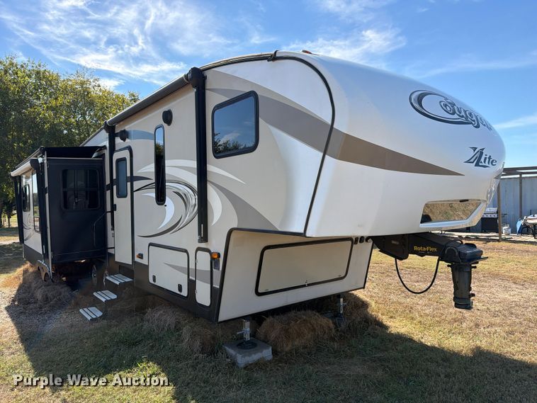 image for item FM8025 2018 Keystone Cougar camper
