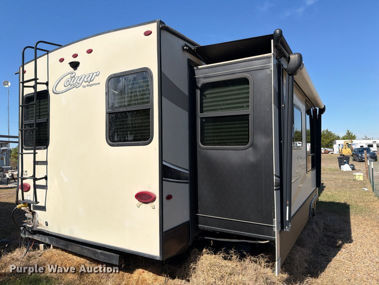 image for item FM8025 2018 Keystone Cougar camper