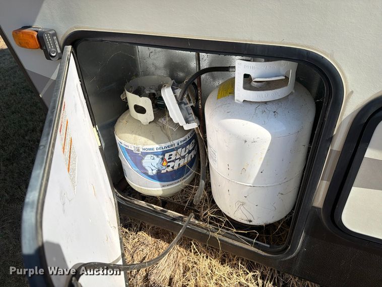 image for item FM8025 2018 Keystone Cougar camper