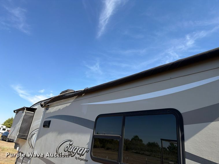 image for item FM8025 2018 Keystone Cougar camper