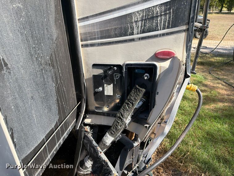 image for item FM8025 2018 Keystone Cougar camper