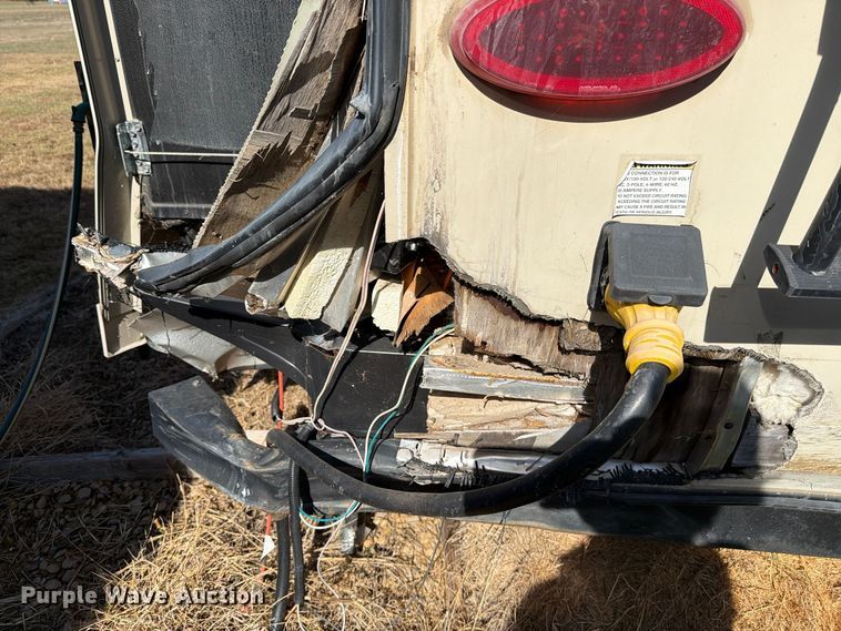 image for item FM8025 2018 Keystone Cougar camper