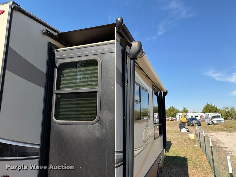 image for item FM8025 2018 Keystone Cougar camper
