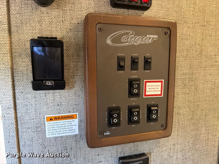 image for item FM8025 2018 Keystone Cougar camper
