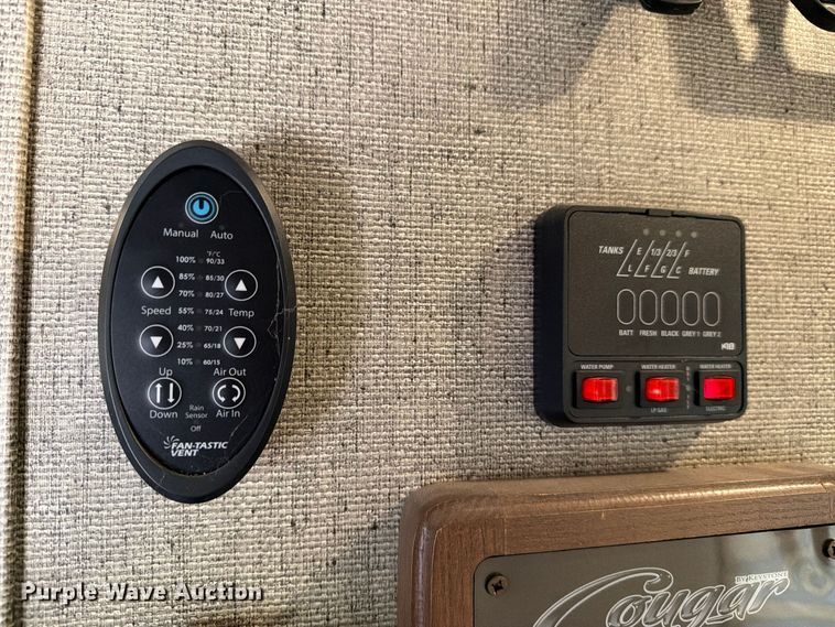image for item FM8025 2018 Keystone Cougar camper