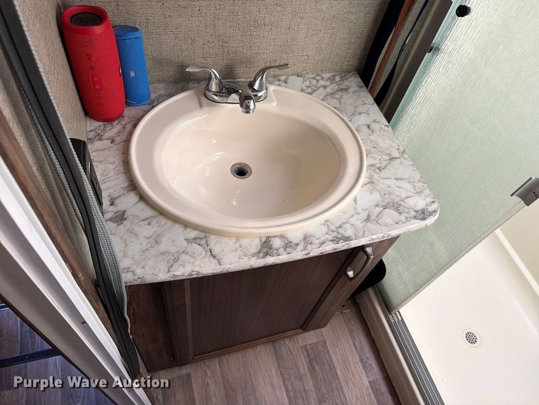 image for item FM8025 2018 Keystone Cougar camper