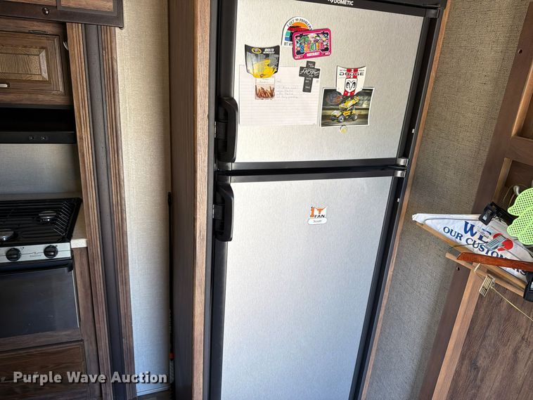 image for item FM8025 2018 Keystone Cougar camper