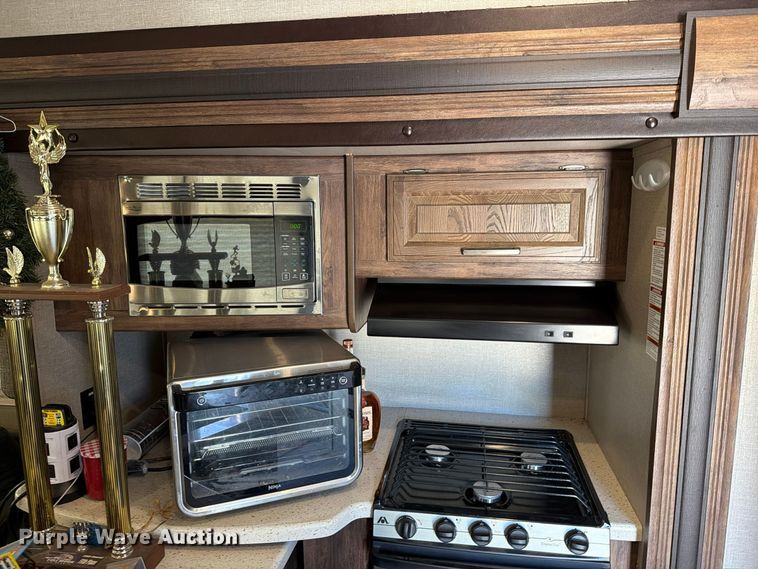 image for item FM8025 2018 Keystone Cougar camper
