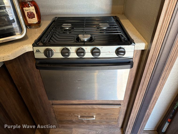 image for item FM8025 2018 Keystone Cougar camper