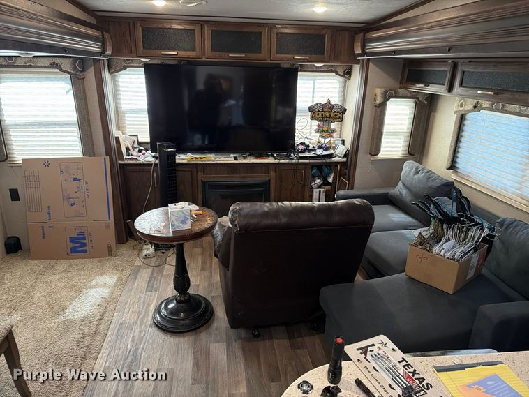 image for item FM8025 2018 Keystone Cougar camper
